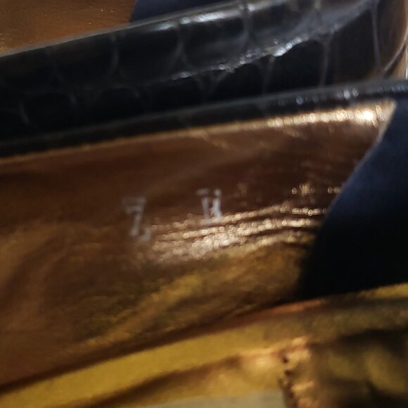 Joan & David Italian Black Croc Print Leather Pumps-Hand Made in Italy; size 7B - Picture 11 of 15
